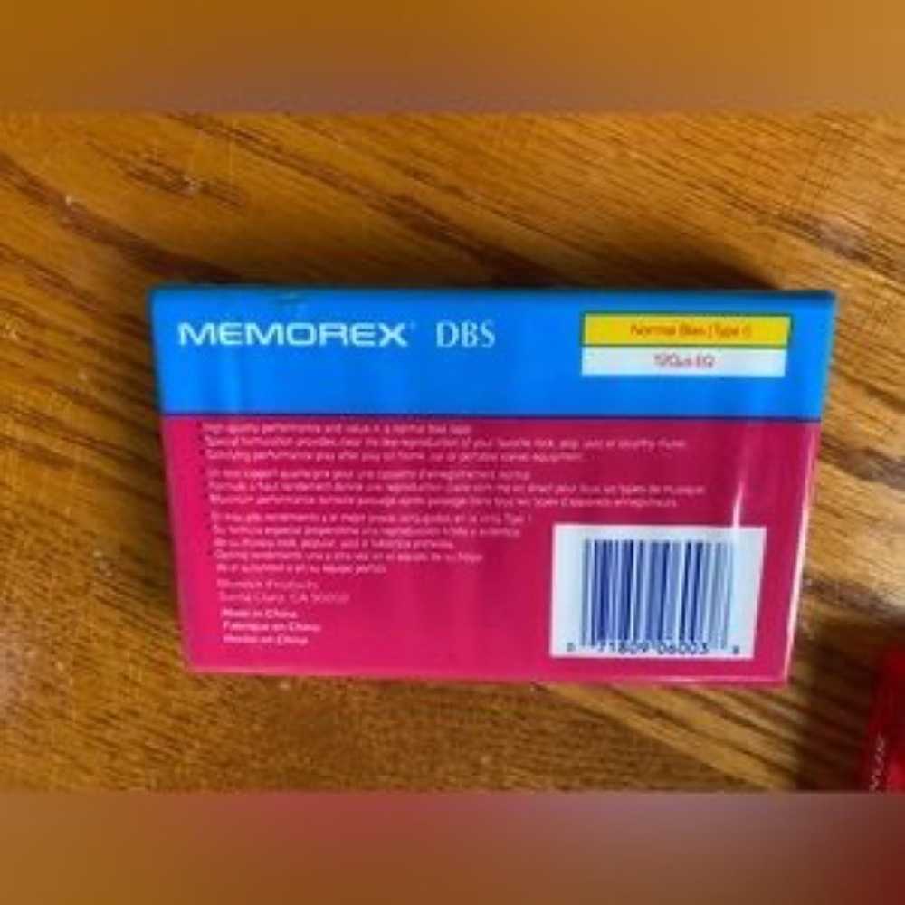 Sony HF Red Cassette Tape Pack with Multicolor Memorex Sleeve - Picture 6 of 6